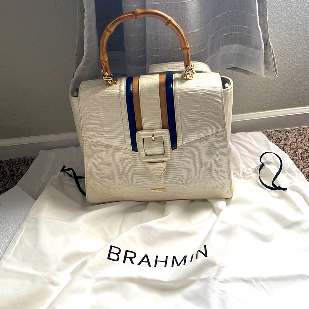 Bag brand Brahmin used one time still new it’s just wearing one time